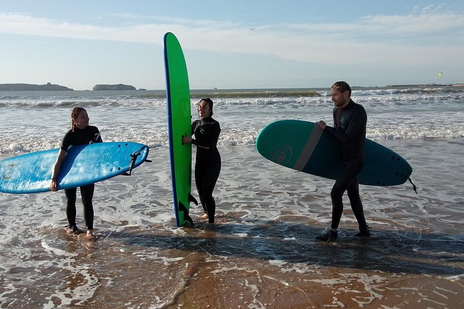 2h surfing in uncrowded spots - Booking details worth knowing