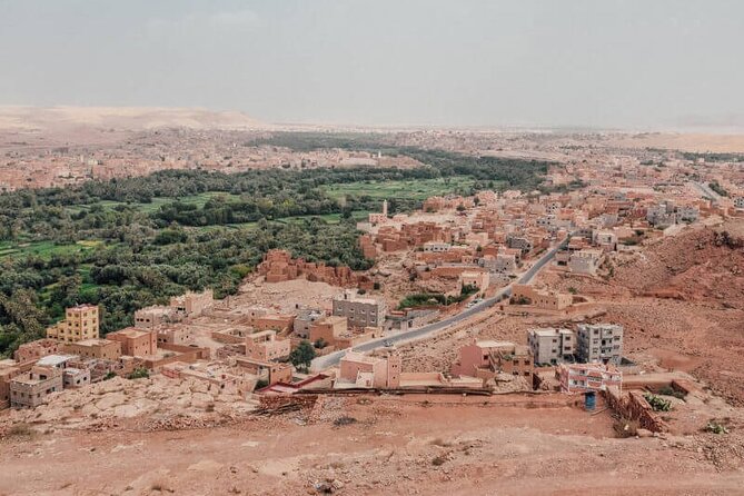 3 Days Sahara Desert Tour from Marrakech to Fes - Guides, group size, and the human side