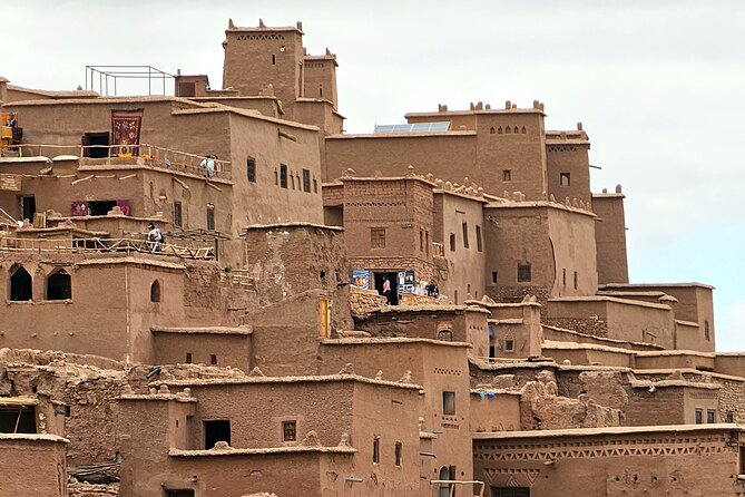 4 Days Desert Safari Tour from Marrakech to Merzouga - Sunrise, a nomad family, and Khamlia music