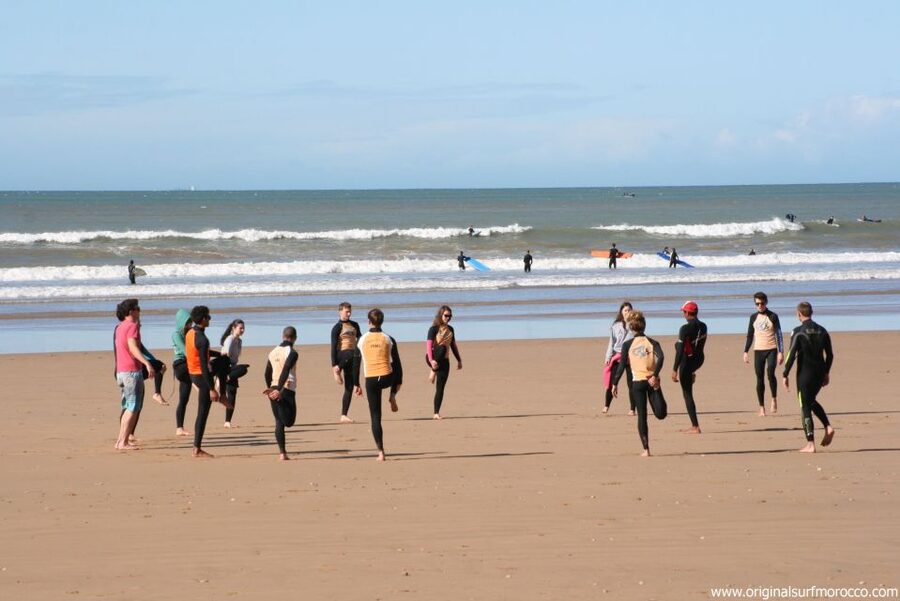 Agadir: Taghazout Beach Surf Lesson with Lunch and Transfer - Useful preparation for the beach