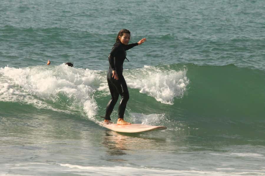 Agadir: Taghazout Beach Surf Lesson with Lunch and Transfer - The first hour in the water