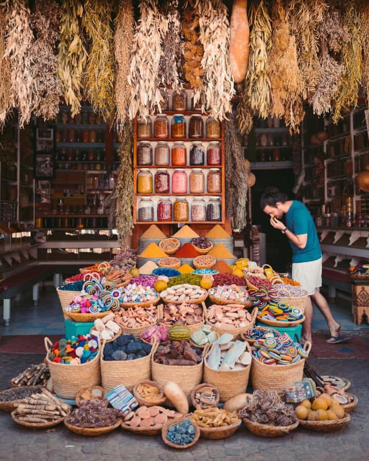 Agadir: Taroudant Oasis and Tiout Day Trip with Lunch Option - Should you book the Taroudant and Tiout trip?