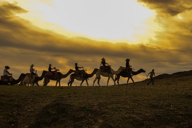 Agafay Desert - Quad camel and dinner show - Campfire atmosphere after dark