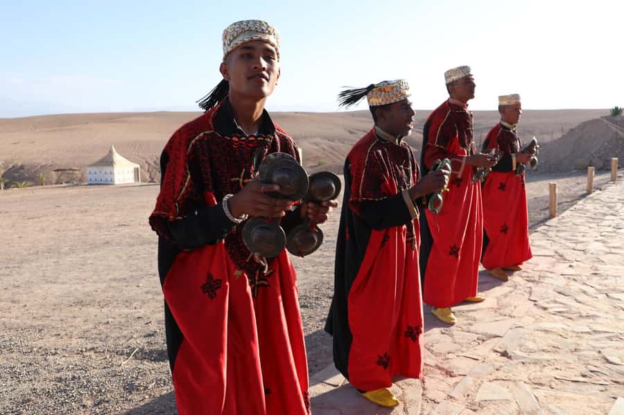 Agafay: Quad, Camel Ride & Dinner Show from Marrakech - Who should book this Agafay evening?