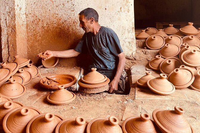 Atlas: Pottery workshop , hiking and swimming pool - Leaving Marrakech for Amizmiz