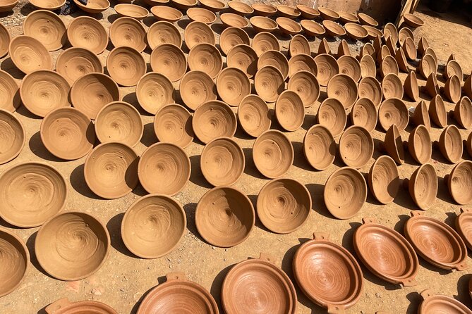 Atlas: Pottery workshop , hiking and swimming pool - Walking above the village of Amizmiz