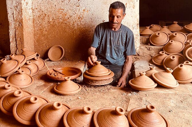 Atlas: Pottery workshop , hiking and swimming pool - What the small group changes