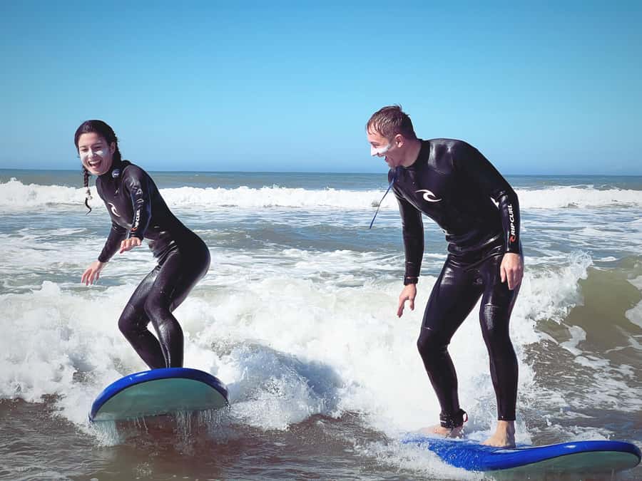 Beginners friendly surf in nice spots - Meeting at Bab Marrakech or arranging pickup