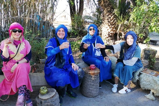 Camel Ride in Marrakech with Hotel-Pick up and Drop-off Included - Traditional clothes and photographs