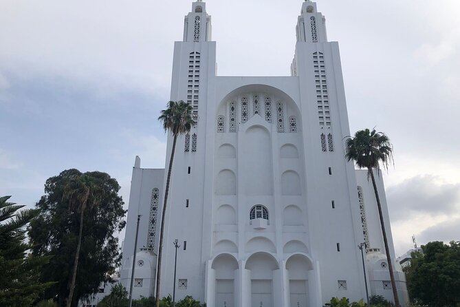 Casablanca and Morocco Shared Walking Tour with Licensed Guide - Inside Casablanca’s old medina