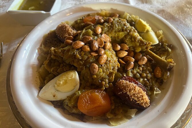 Casablanca City Night Tour and Traditional Moroccan Dinner - The guide can make or break the evening