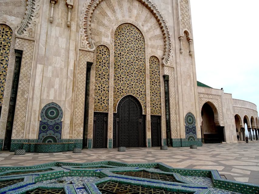 Casablanca: Guided City Tour - What the guide and driver add
