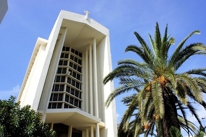 Casablanca Guided Tour with professional guide and lux vehicle - Habbous, a planned old quarter with a French-era past
