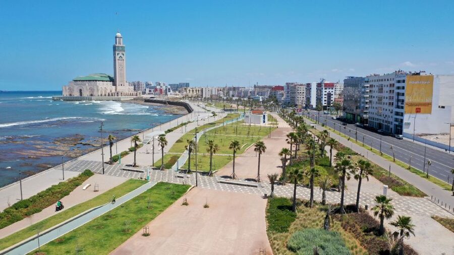 Casablanca: Hassan II Mosque Premium Tour with Entry Ticket - Choosing between hotel pickup and the meeting point