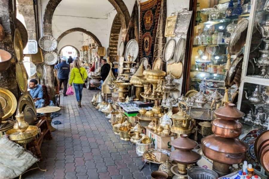 Casablanca: Layover Sightseeing Tour with Airport Transfer - Central Market: a quick look at everyday Casablanca