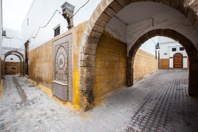 Casablanca Layover Tour with Round-Trip Airport Transfer - Habous and the Royal Palace Area
