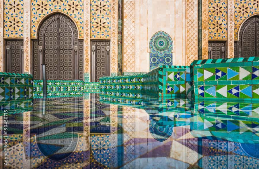Casablanca: Private Guided Tour with Hassan II Mosque Ticket - Habbous: tea, crafts, and a more relaxed pause