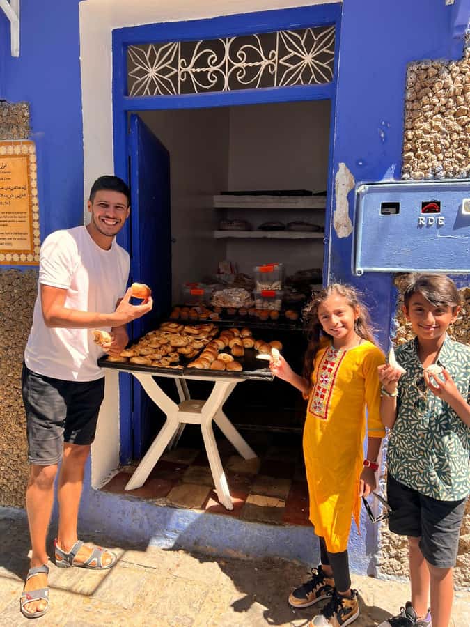 Chefchaouen: Hidden Gems Guided Tour with Mint Tea - Swika Market and the Working Medina
