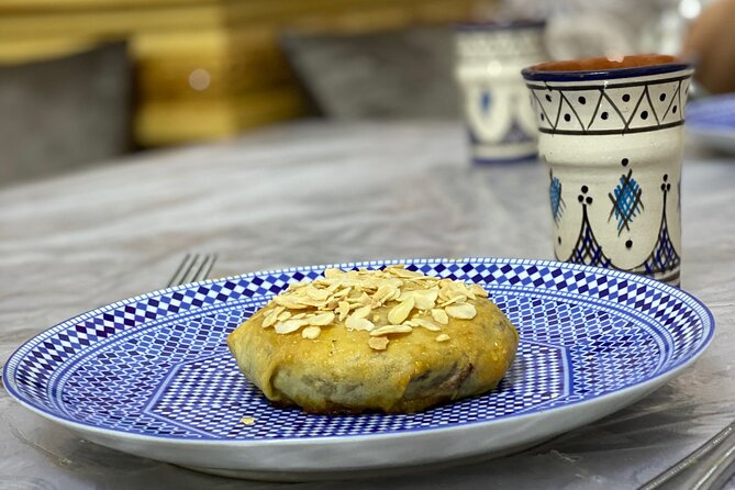 Cooking class with Yassine & Mom - From the Marrakech market to the family kitchen