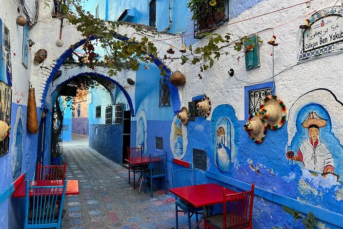Day Trip to Chefchaouen From Fez with Local Expert - How the private format works in practice