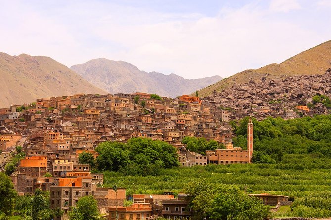day trip to the 04 valleys with lunch in ourika valley - Lunch with a view over the valley