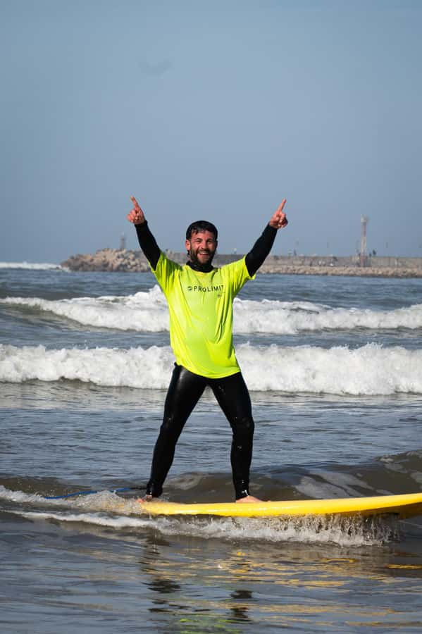Essaouira: Surf Lesson with changing rooms & Hot showers - Booking, cancellation, and what to bring