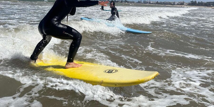 Essaouira: Surf Lessons - Wetsuits, lockers, showers, and small extras