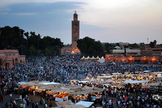 "Exclusive Departures: Marrakesh Hotels to Menara Airport" - Communication and driver service