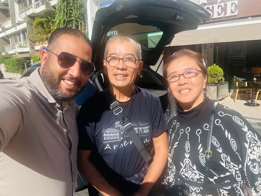 Exclusive Fez Medina Walking Tour with a local Guide - Bab Boujloud begins the walk in grand style