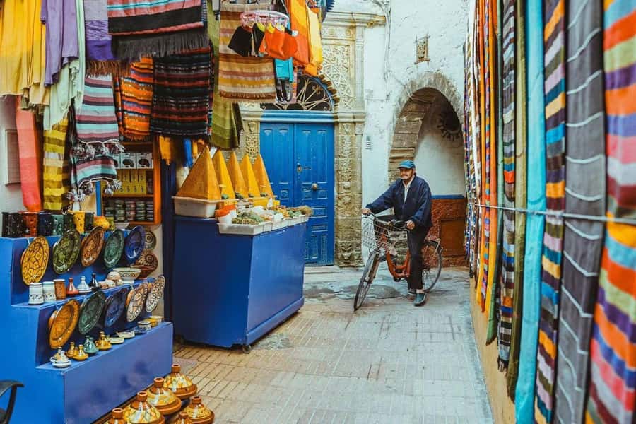 Explore Essaouira's Secrets: A Guided Tour with a Local! - Seafood lunch in the old town
