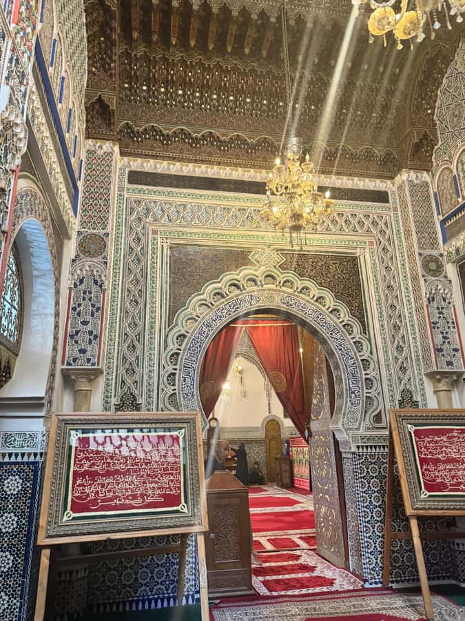 Fes: Museum, Al Attarine Madrasa & Tannery and Medina Tour - Al-Qarawiyyin and Fes’s spiritual importance