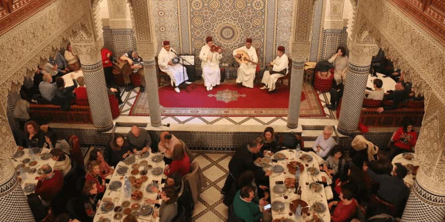 Fes : Unforgettable Dinner Show Experience with hotel pickup - A three-hour Moroccan evening from your Fès hotel