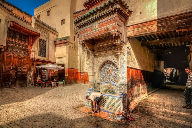 Fez Guided Tour of Artisans and Handicrafts Full-Day Private Tour - Al Quaraouiyine University and Fez’s intellectual life