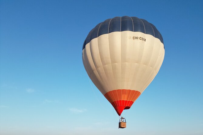 Fly in a hot air balloon in the sky of the Atlas in Marrakech - Sunrise Above the Atlas Mountains