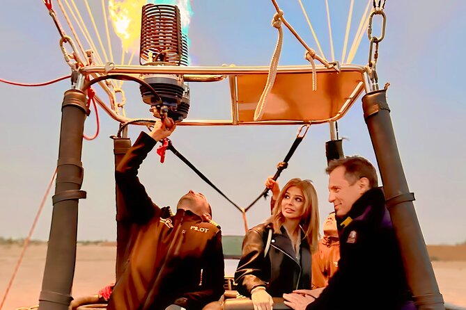 Fly in a hot air balloon in the sky of the Atlas in Marrakech - Safety, Equipment, and the Landing