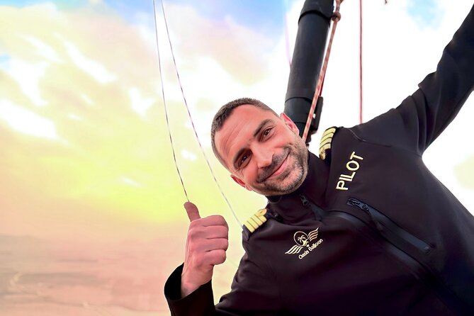 Fly in a hot air balloon in the sky of the Atlas in Marrakech - What the Basket Ride Feels Like