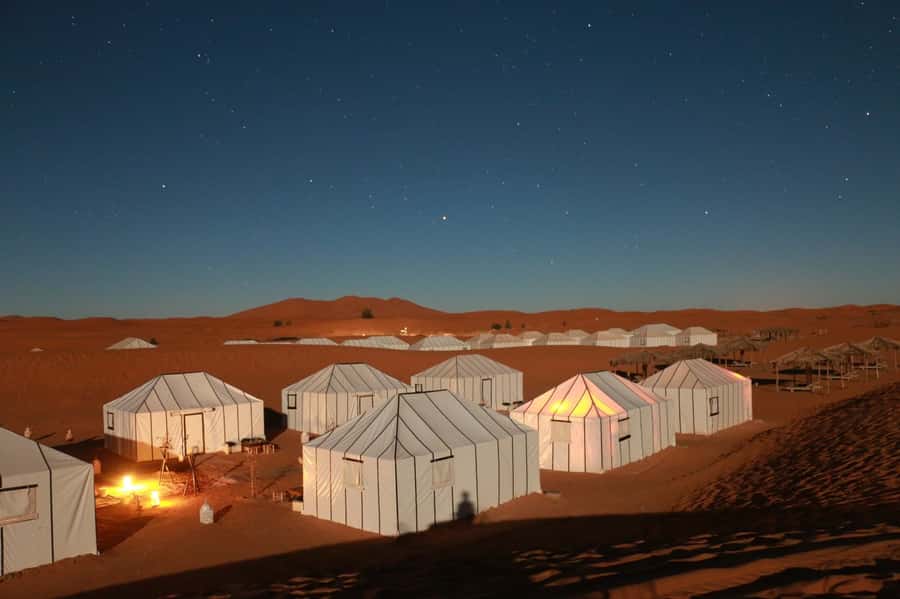 From Fez: Round-Trip Overnight Merzouga Desert Tour - Midelt lunch and the shift toward desert country