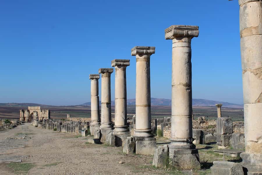 From Fez: Volubilis, Moulay Idriss and Meknes Full Day Tour - Road views, the dam, and the Rif Mountains