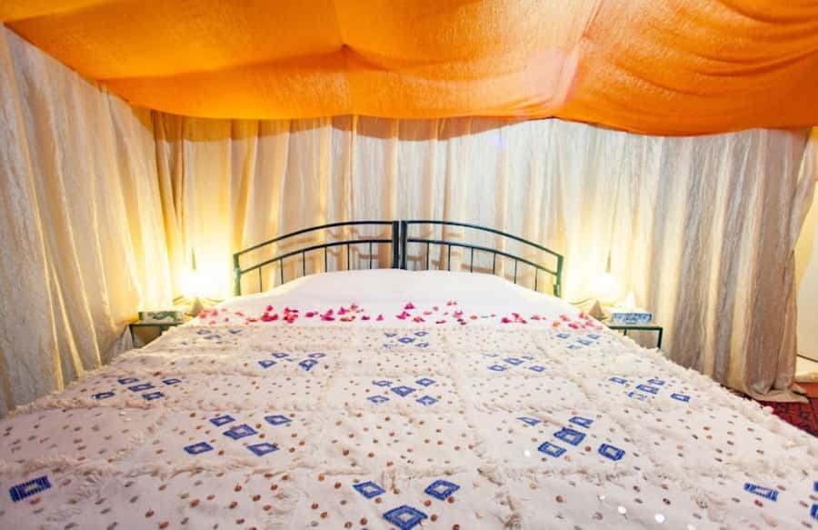 From Marrakech: 2-Days luxurious experience to Zagora Desert - Dinner, music, and a night at camp