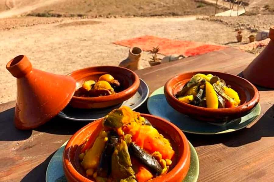 From Marrakech: Agafay Desert Sunset Dinner with Live Show - The 30-minute drive out of Marrakech