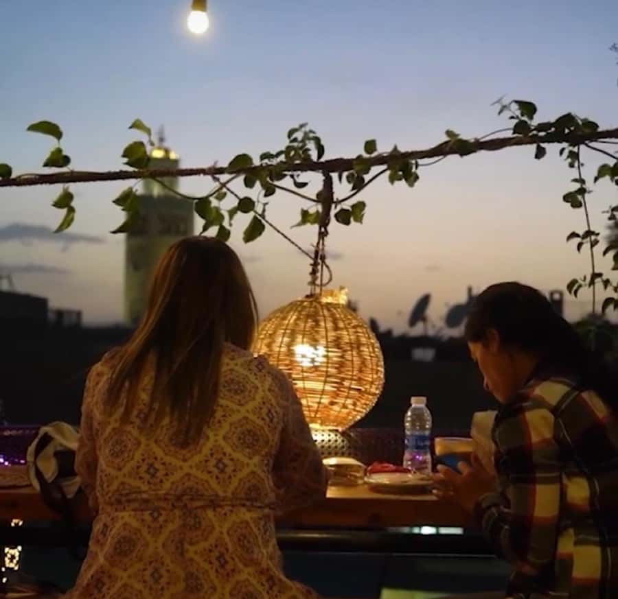 From Marrakech: Rooftop Dinner & Romantic Medina Views - Arriving at Al Khayma and finding your table
