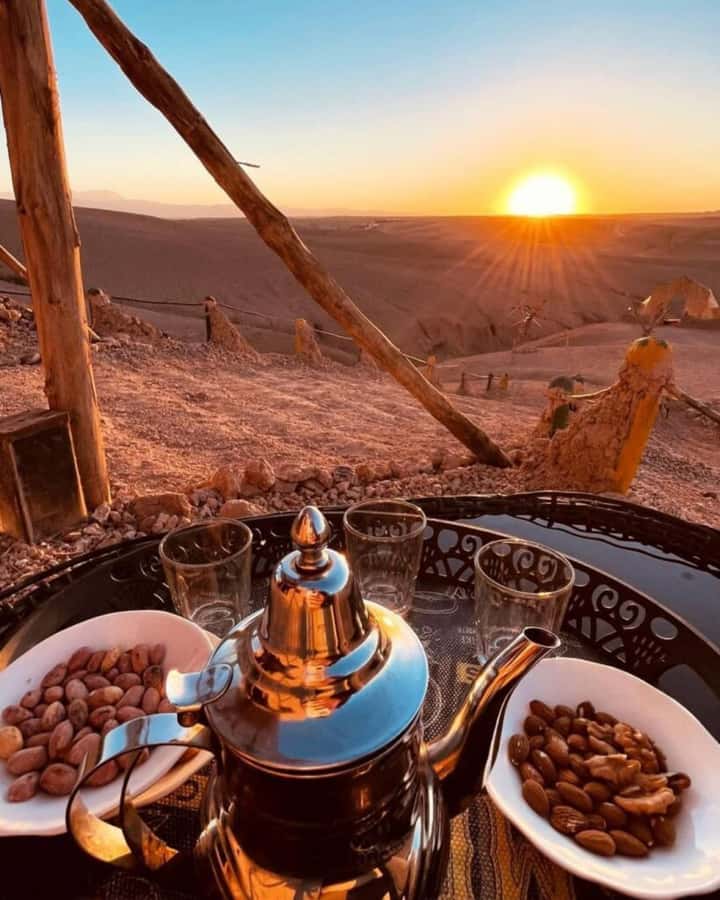 From Marrakesh: Sunset Dinner in Agafay at Berber Camp - Tea and argan oil before sunset