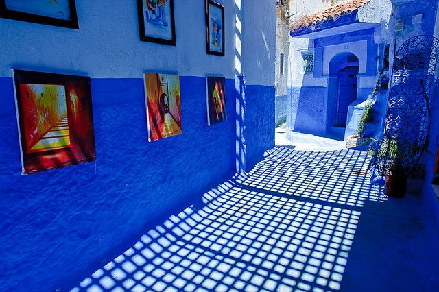 From Tangier: Chefchaouen Guided Full-Day Trip - Plaza Uta el-Hammam and the pace of town