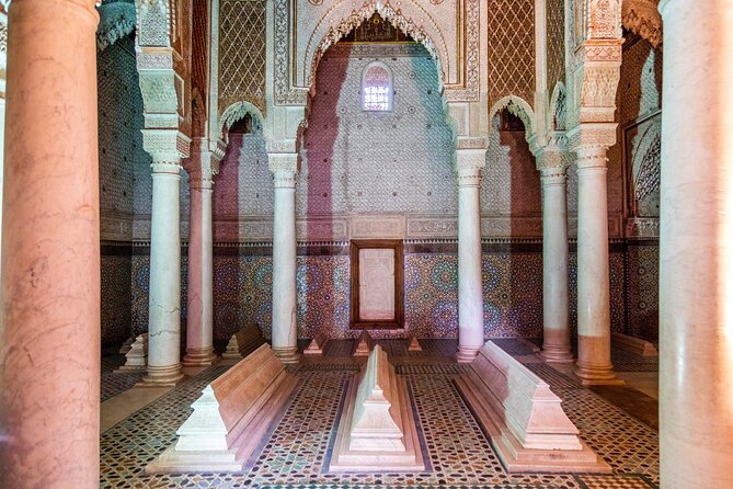 Full Day Marrakesh City Tour including Local Lunch - Lunch in a medina restaurant