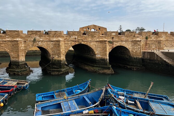 Full Day Tour From Marrakech To Essaouira Mogador - A practical lunch and beach plan