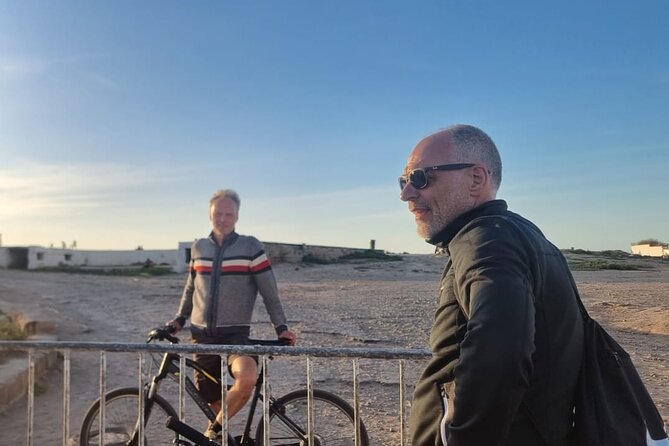 Guided Cycling Adventure in Casablanca with Licensed Tour Guide - A green pause at Parc de la Ligue Arabe