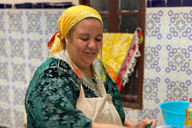 Half-Day Cooking Class with Local Chef Laila in Marrakech - Preparing salads, tagine, and dessert