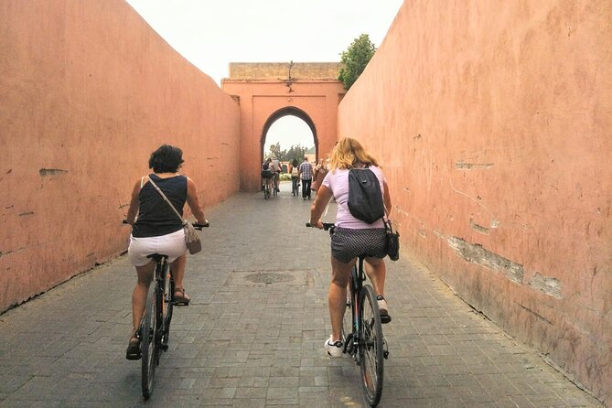 Half-Day Highlights of Marrakesh Bike Tour - The Saadian Tombs and the Kasbah district