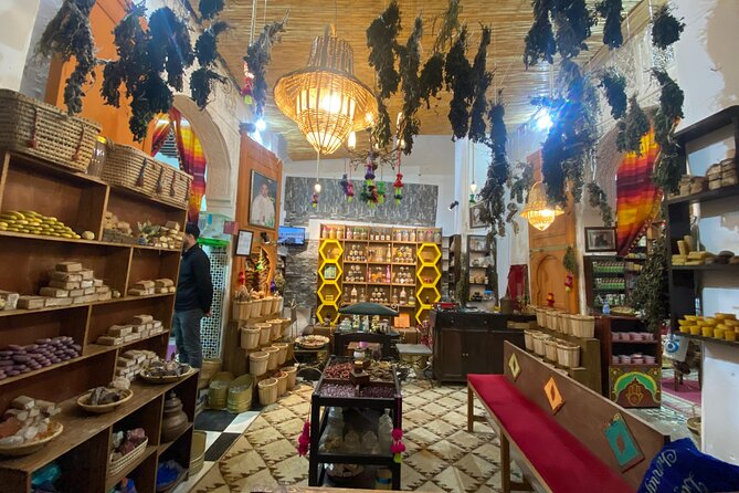 Half-Day Private Guided Walking Tour of the Old Medina of Fez - Why a private guide helps in Fez