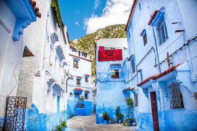 luxury day trip to Chefchaouen From fes by small group - The 8:00 am departure and the ride north